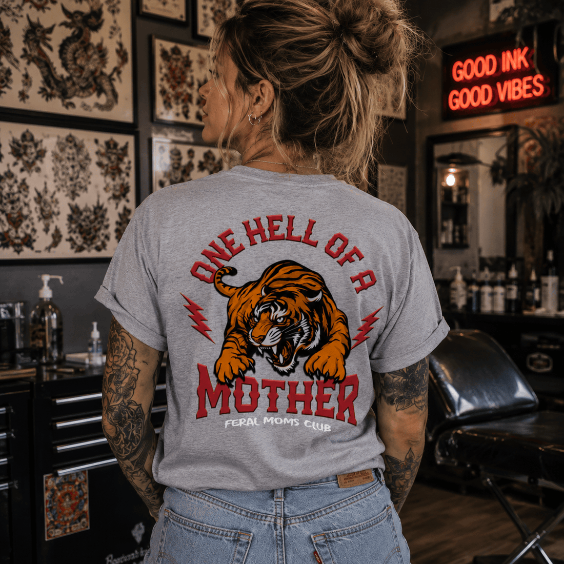 Feral Mom Women's Cropped Tee